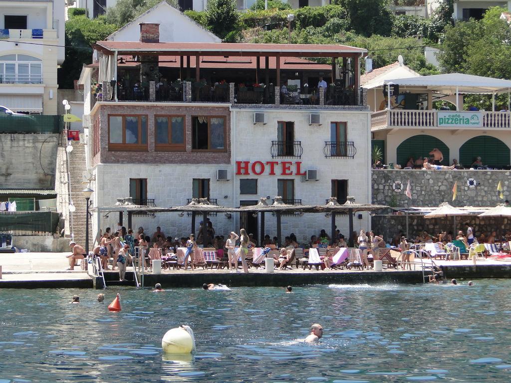 Hotel Anderba Krasici Exterior photo