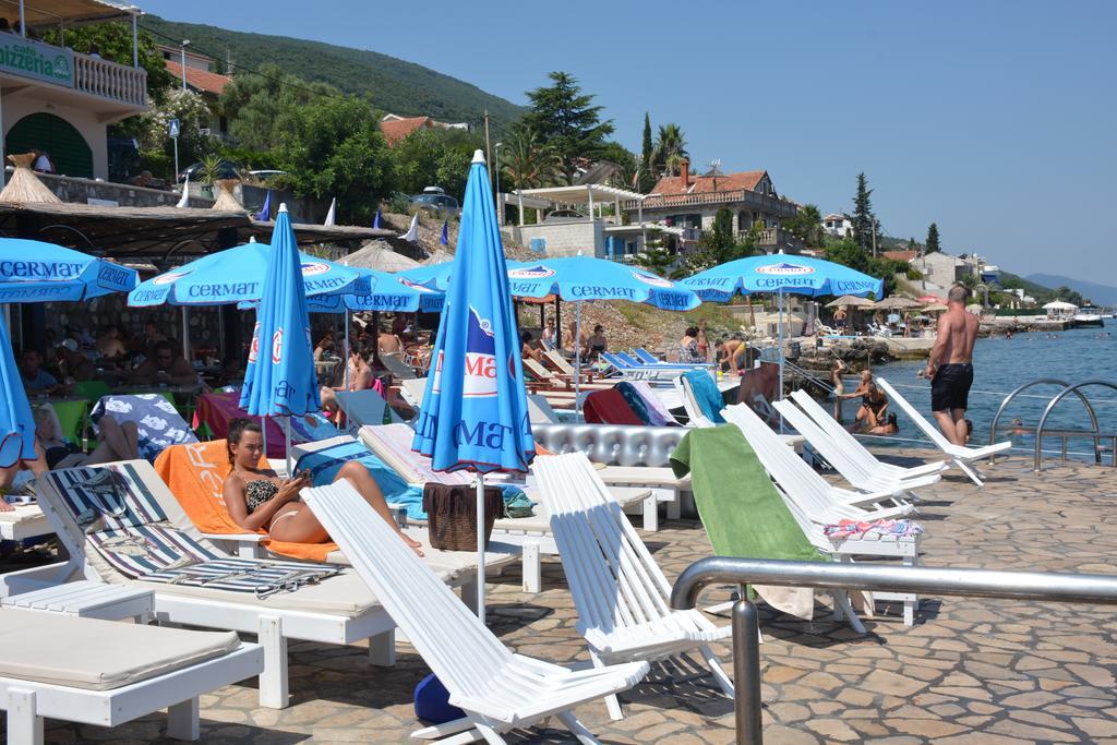 Hotel Anderba Krasici Exterior photo
