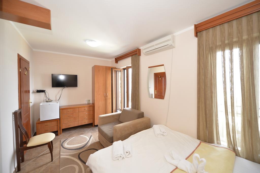 Hotel Anderba Krasici Exterior photo